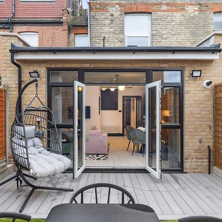 Апартаменты Unwind In Style 2Br With Cozy Backyard For Groups Лондон Экстерьер фото