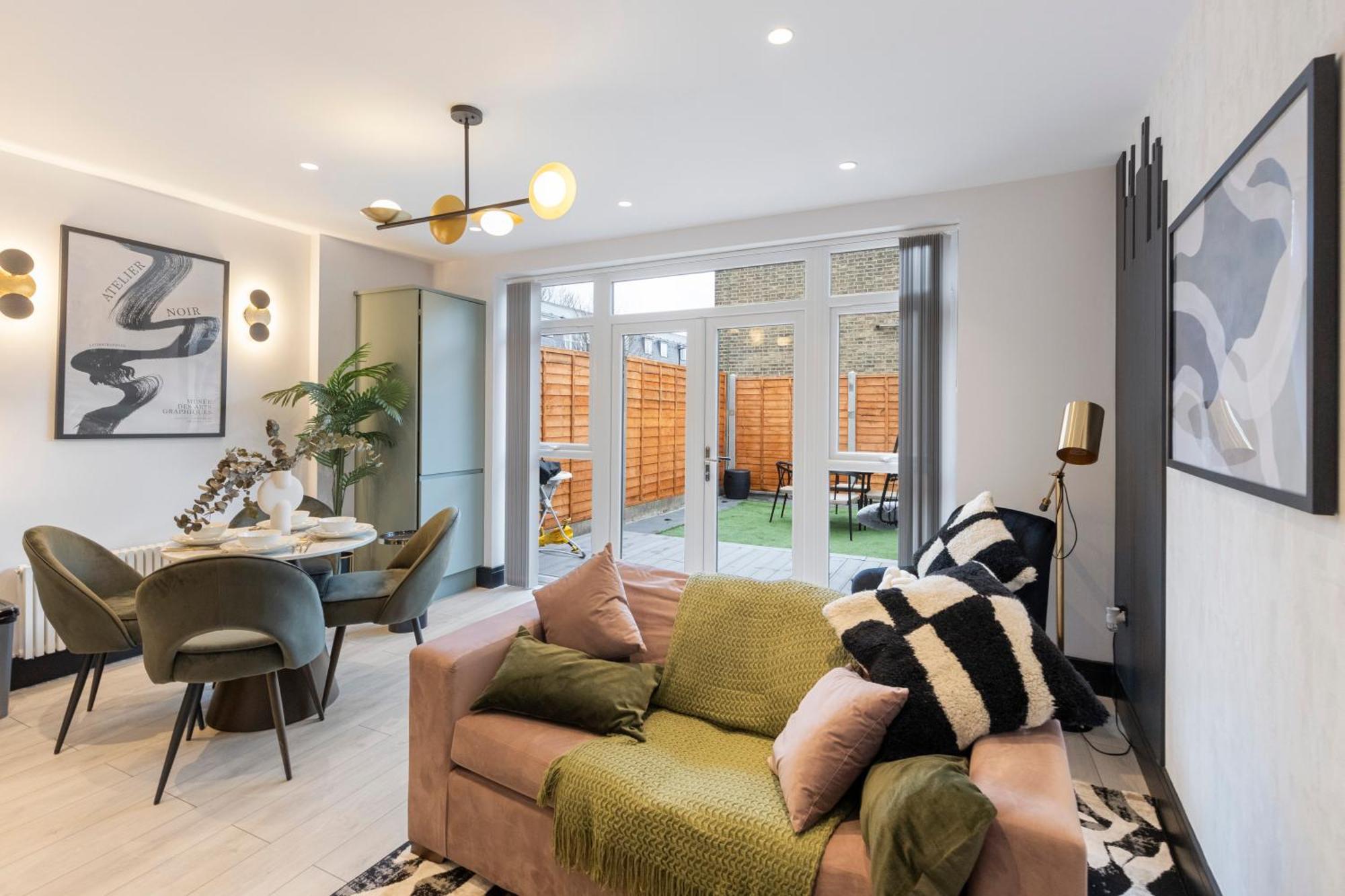 Апартаменты Unwind In Style 2Br With Cozy Backyard For Groups Лондон Экстерьер фото
