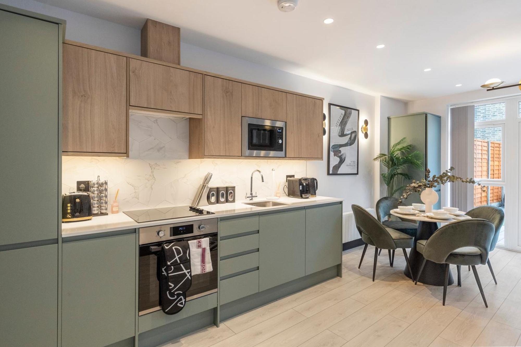 Апартаменты Unwind In Style 2Br With Cozy Backyard For Groups Лондон Экстерьер фото